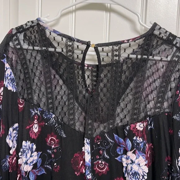 Floral top with mesh along chest and top of back - Picture 3 of 3
